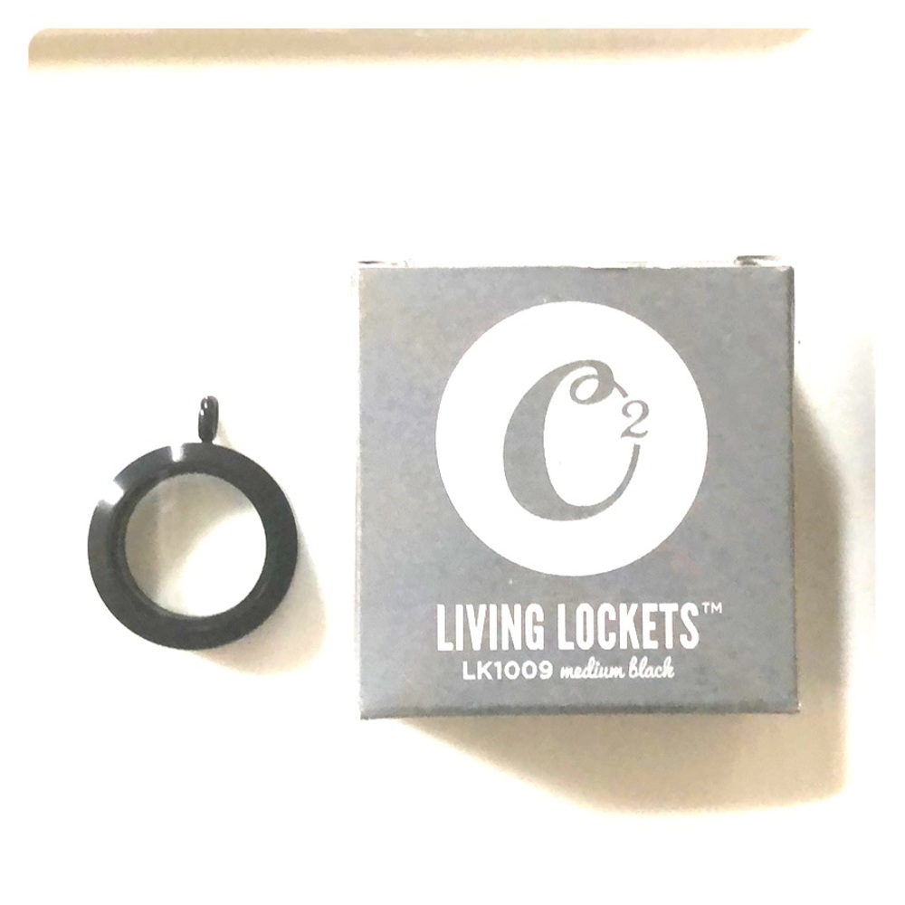 Origami Owl~ Black Locket